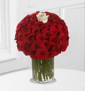 Bold-Bouquet-101-Roses-.jpg