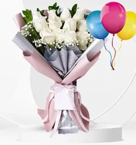 white-roses-bouquet-with-balloons