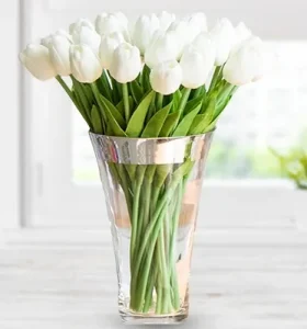 white-tulips-in-a-vase (2)